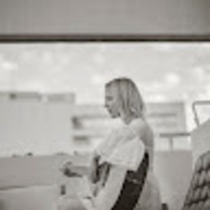 Meet your Posher, Mia